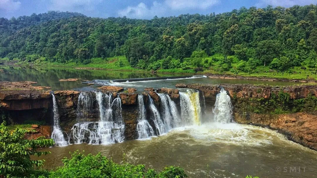 Gira-Waterfall