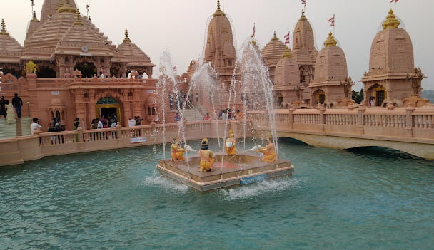 poicha-swaminarayan-temple